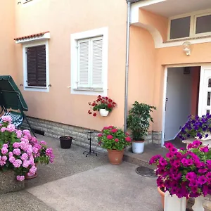 https://apartments-dilja.primorje-gorskikotar.com
