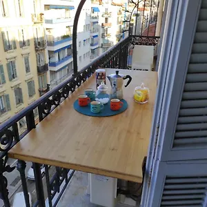  Apartment Pretty And Quiet Floor 2 Bedroom Flat In The Port Area Of Frankreich